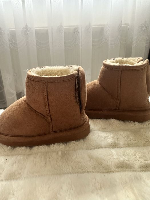 Дитячі уггі H&M 20/21, нові, теплі, хутро