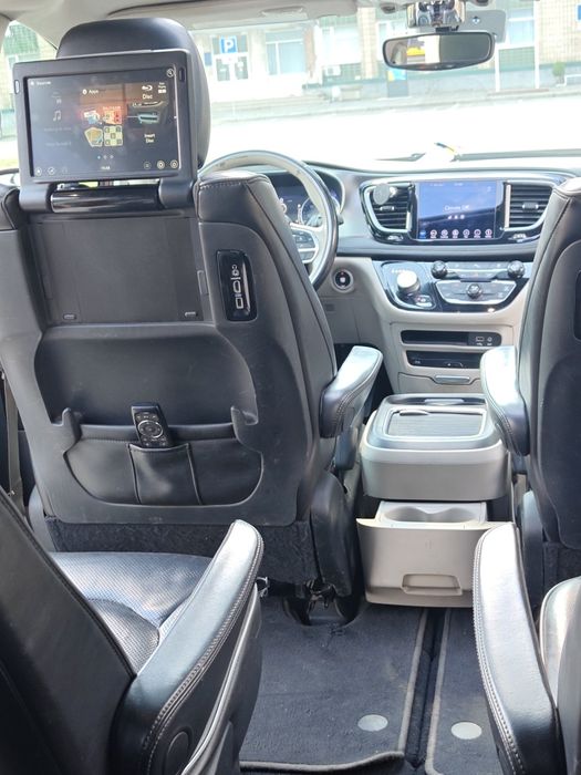 Chrysler pacifica
