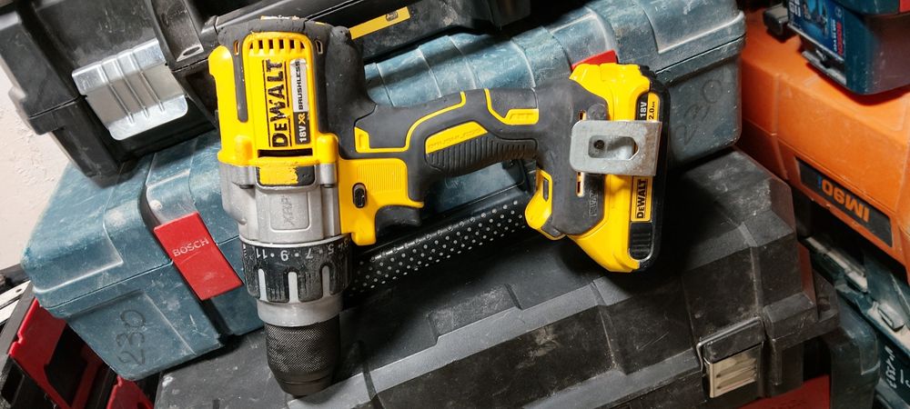 Шуруповер DeWalt dcd 996+2ah