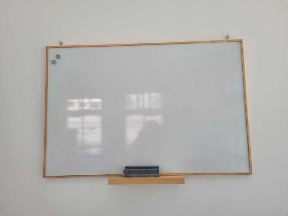 Practically new whiteboard64739552341890120