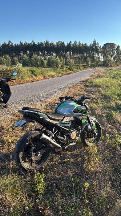 KL duel 125cc com escape feito a mao