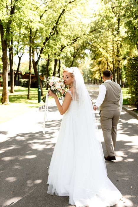 Весільна сукня, р 48