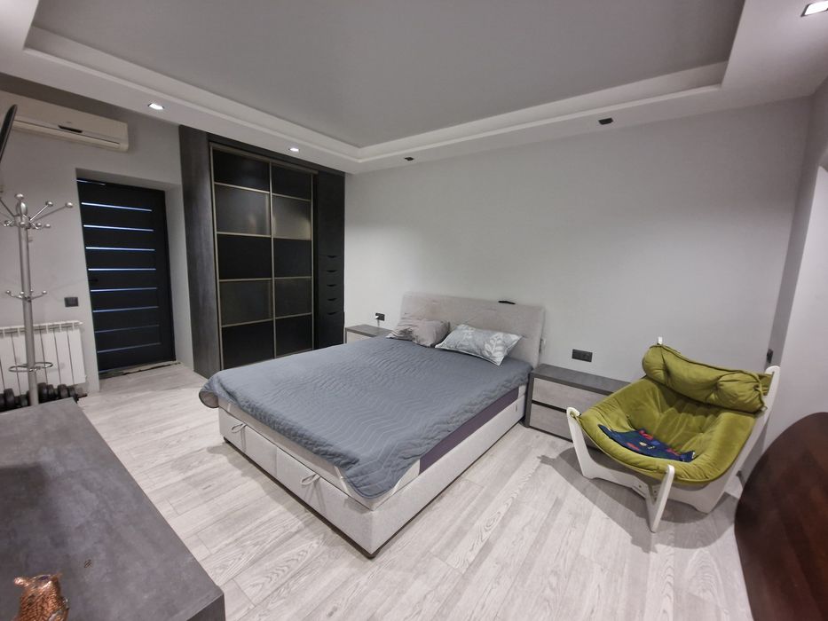 Продам 2к Слобожанский Тепличная студия и 2 спальни с авт. Юбилейный