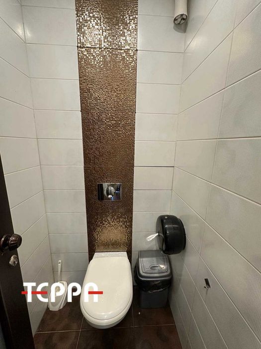 Продаж комерційного приміщення з діючим бізнесом