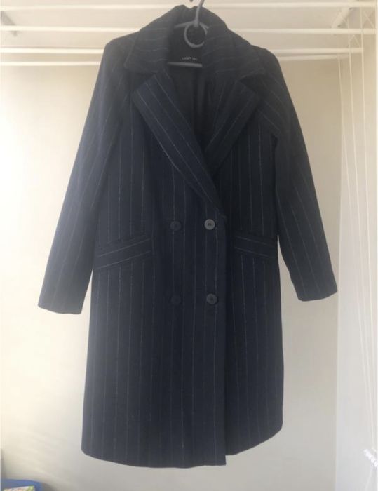Весеннее/осеннее синее пальто в полоску