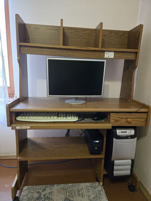 Комп'ютер та блок безперебійного живлення