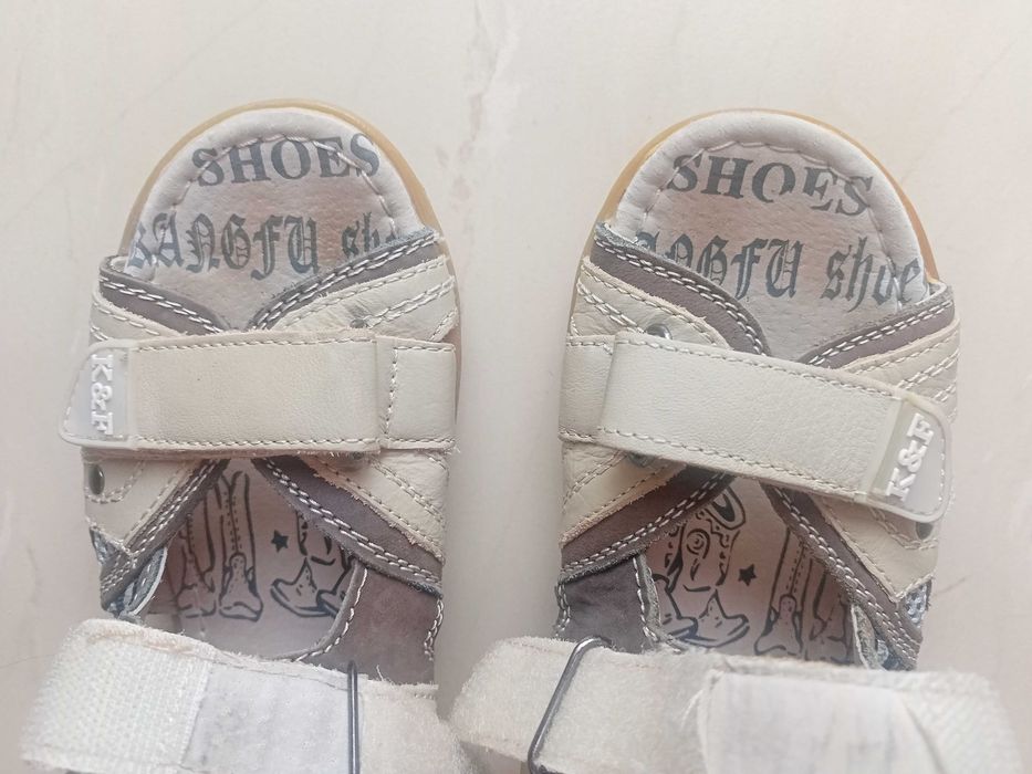 Сандалі шкіряні 32