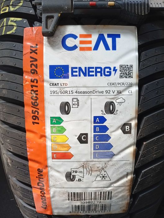 Para opon Ceat 4SeasonDrive 195/60 R15 92V Nr.764