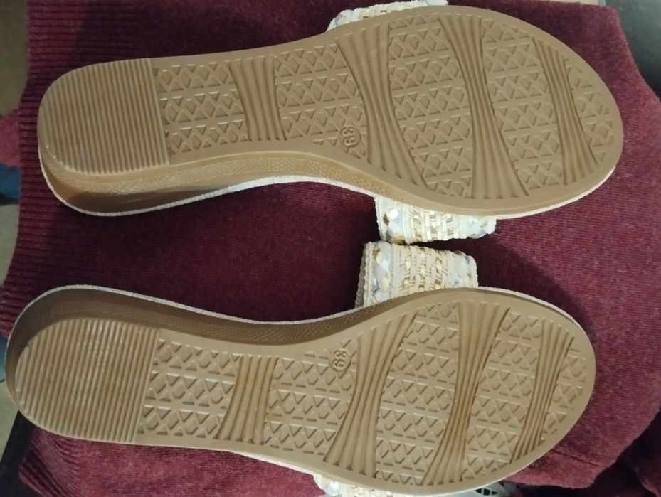 Sandálias Creme - Novas