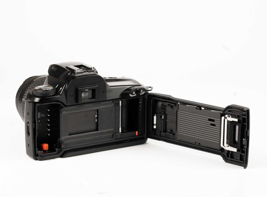 Canon eos 3000 Aparat analogowy + obiektyw Canon 38-76mm