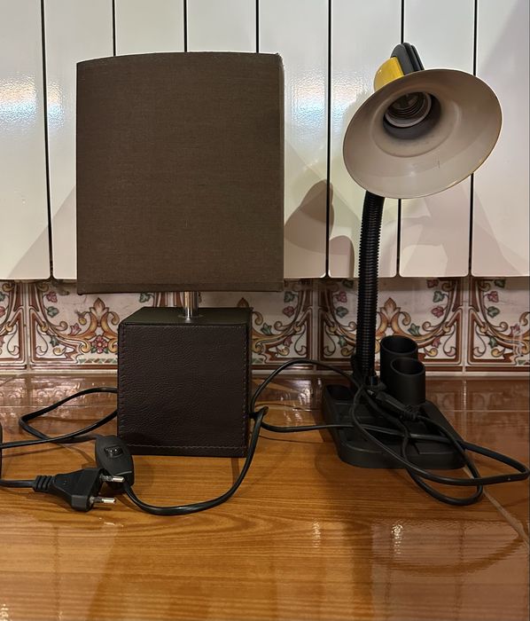 Par de candeeiros de mesa