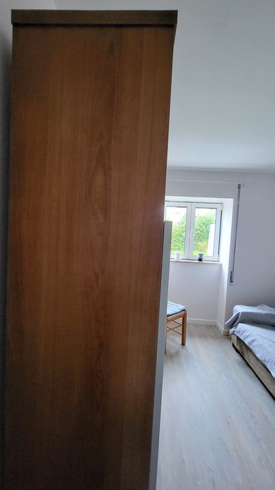 Estante Madeira Maciça 200x200cm Robusta e Elegante