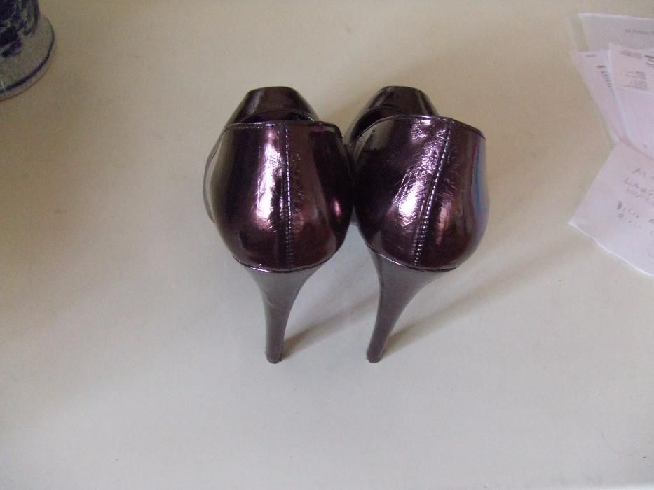 Sapatos altos de festa tam. 39 praticamente novos