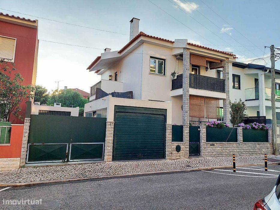 Moradia T4 para venda