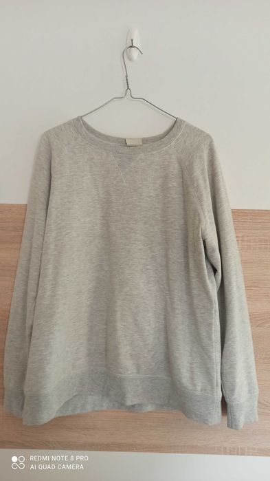 Popielaty sweterek