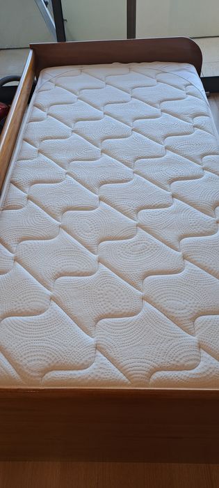 Cama de solteiro pinho maciço