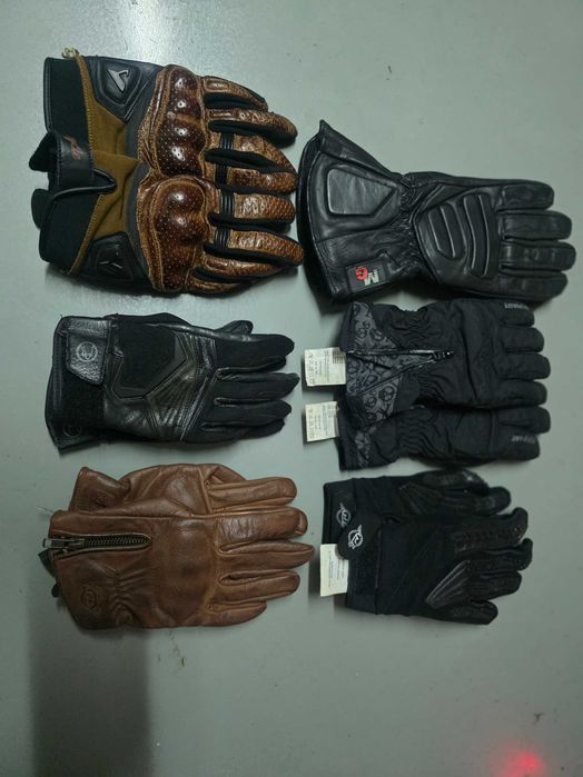 HONDA FORZA 125 - Inclui 2 Blusões, 2 Capacetes, Carregador, Luvas, Capa, Auriculares.. etc