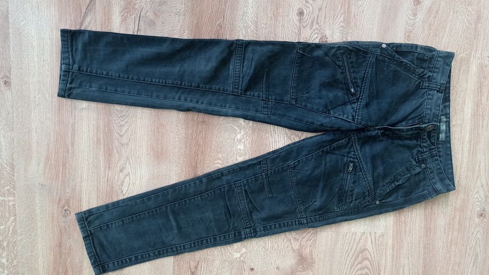 Jeansy męskie przecierane