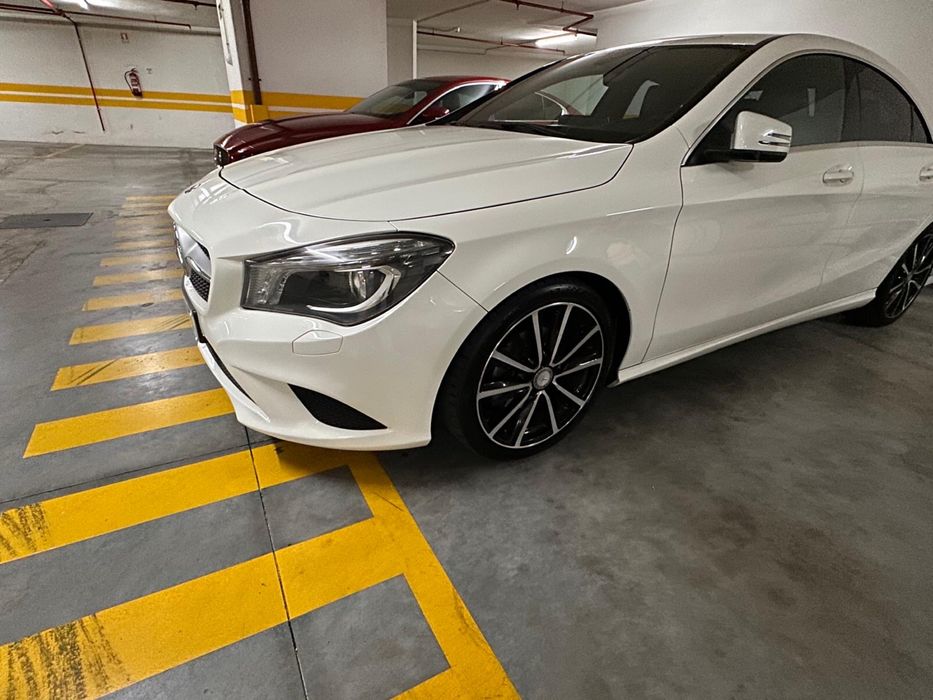 Mercedes CLA 220 CDI 7G-TRONIC (imaculado com revisões Mercedes)
