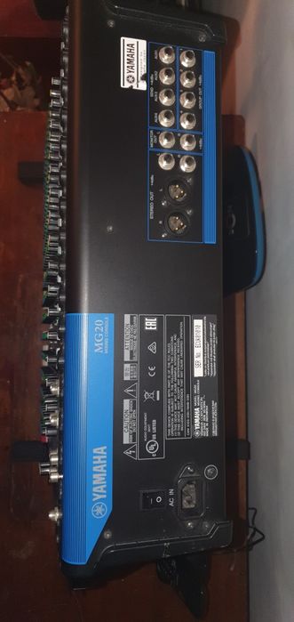 Mesa de mistura profissional para instrumentos  musicais.