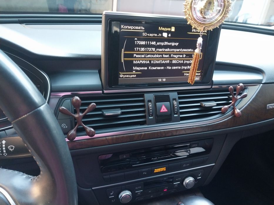 Автомобіль Ауді  A 6