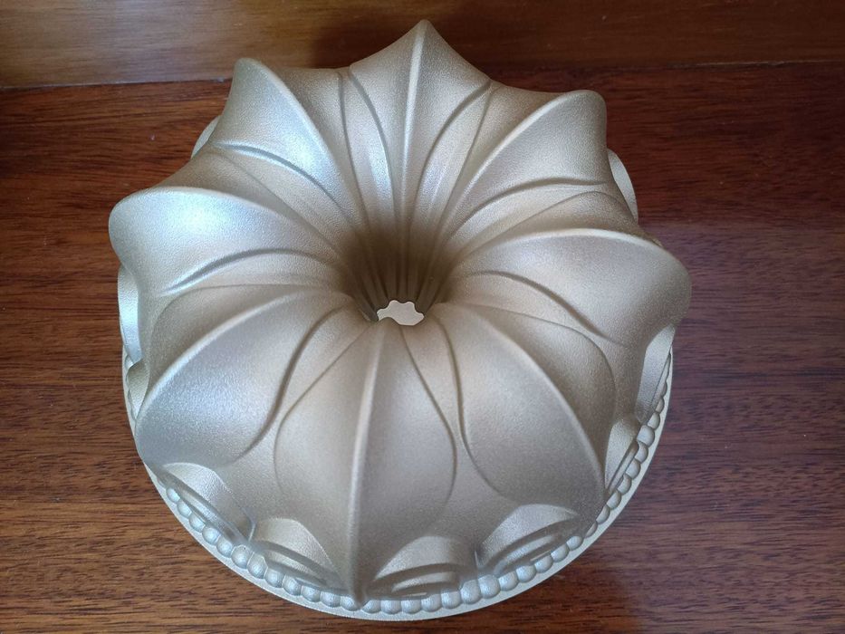 Bundt Cake Pan445122382157598721