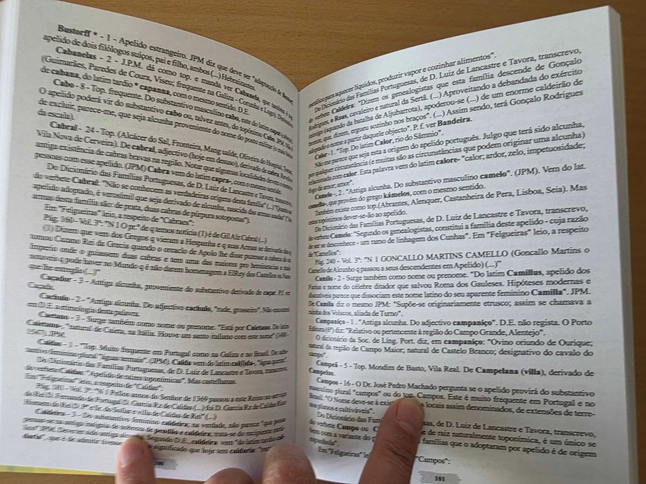 Livro "Contribuições para um Estudo dos Nomes Próprios"