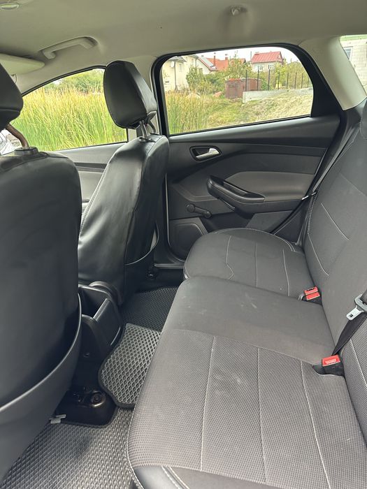 Автомобіль ford focus