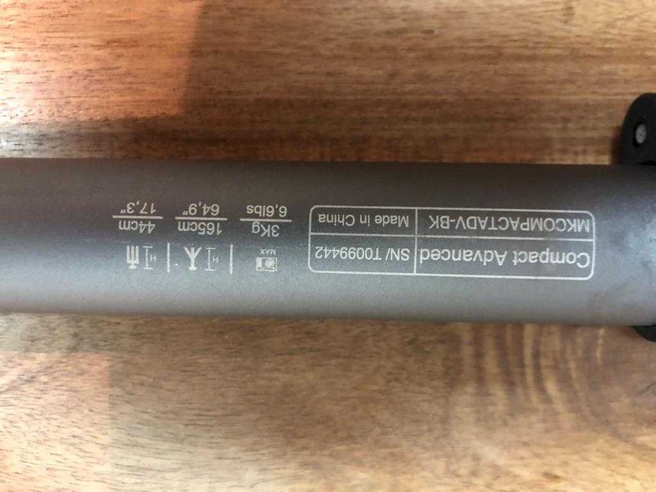 Tripé Manfrotto Compact Advanced e suporte flash holof