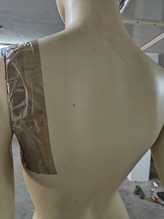 Manequim de Mulher Corpo Inteiro c/ Base com +/- 1m e 80 cm de altura