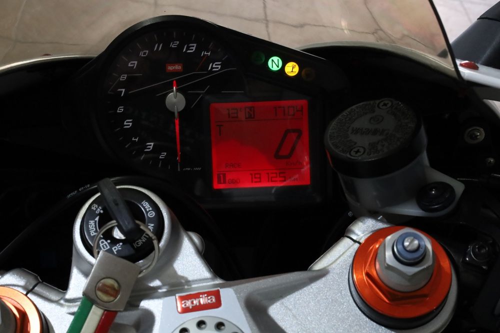 Aprilia Rsv4 1000r