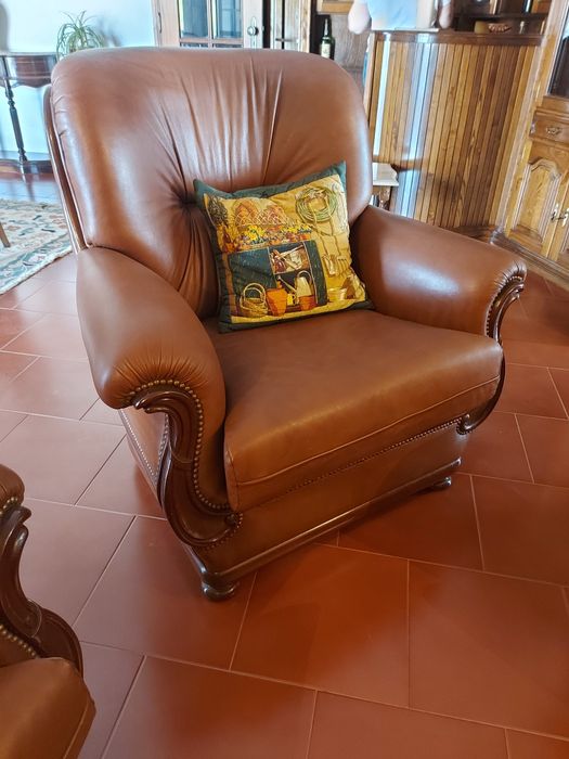 Conjunto de Sofás em Pele