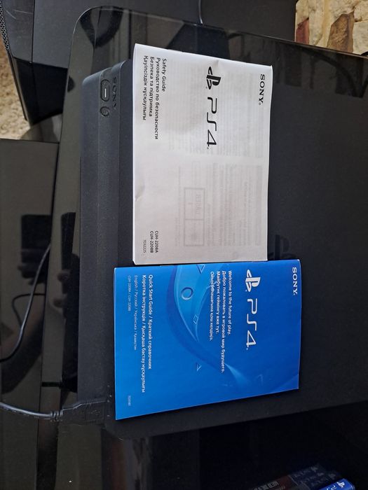 Sony play station 4 slim