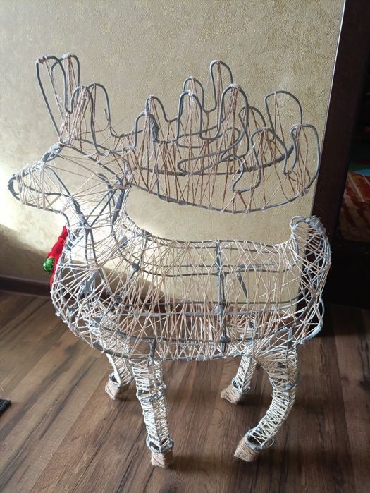 Олень новогодний