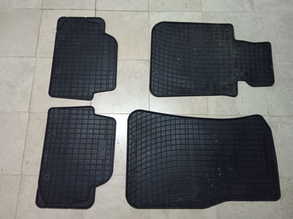 Vendo tapetes para BMW 118d de borracha como novos