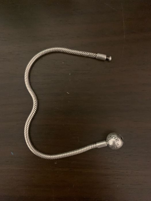 Pulseira Pandora nova