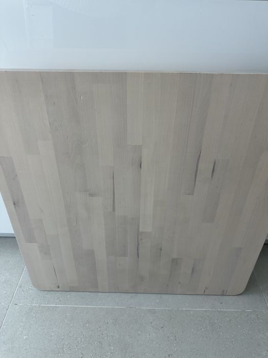 Conjunto de mesa e 3 cadeiras em madeira