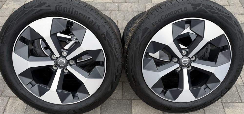Oryginał felgi Volvo R-design 5x108 7,5J ET50 XC40 XC60 235/50R19 lato