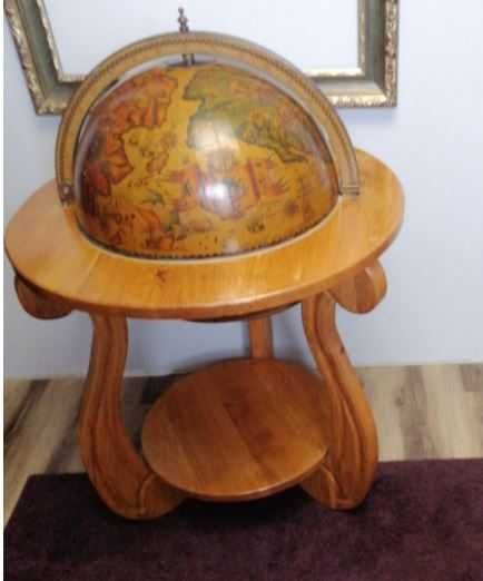 Barek dębowy, globus