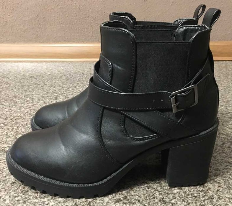 Eleganckie damskie botki sztyblety na koturnie RAINBOW rozmiar 39 !