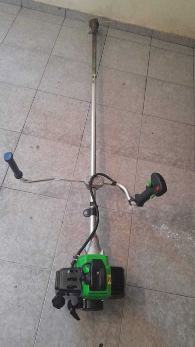 Máquina roçadora 52CC