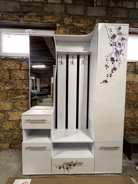 Продам Новые прихожие