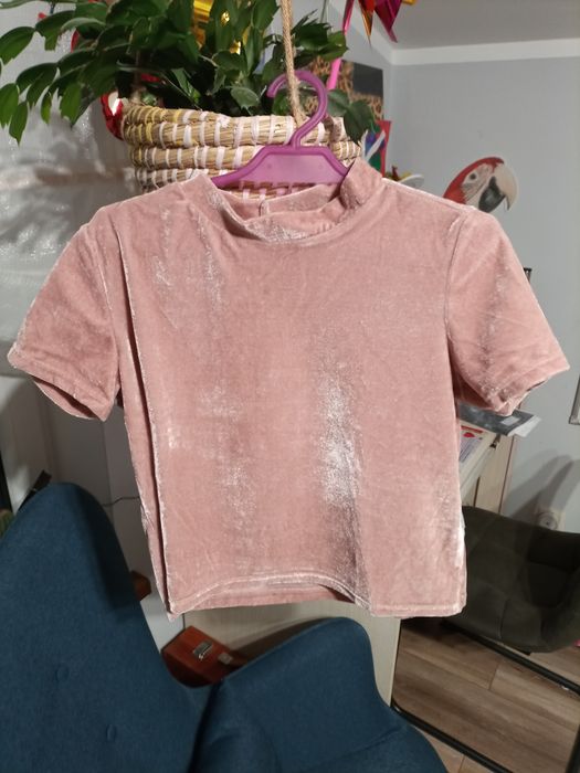 Bluzka elegancka aksamitna r 140 pudrowy róż