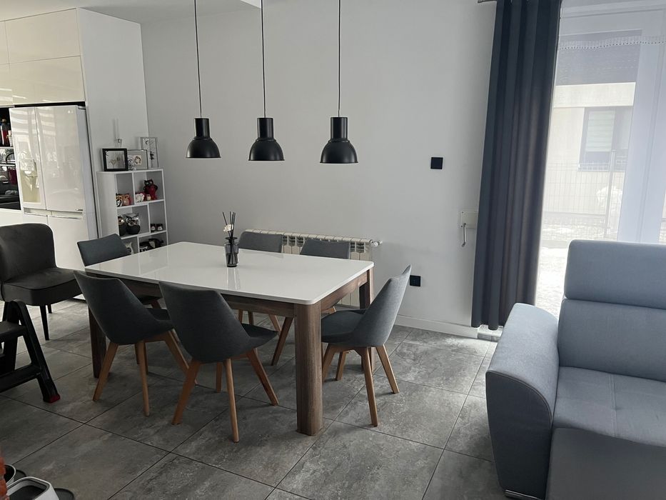 Stół plus 6 krzeseł