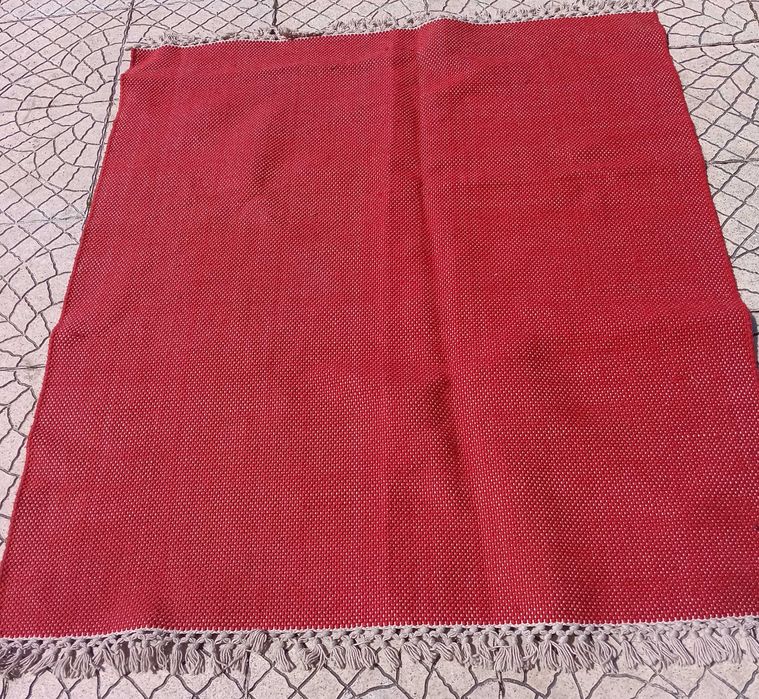 Tapete tecelagem vermelho