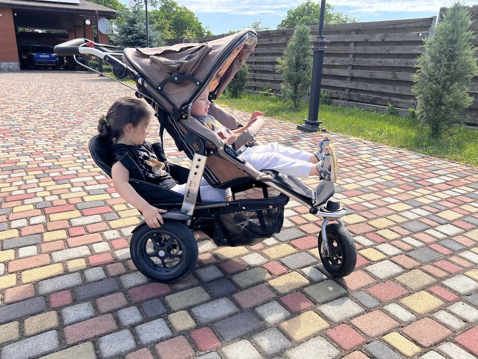 Прогулочная коляска с люлькой TFK Joggster Twist