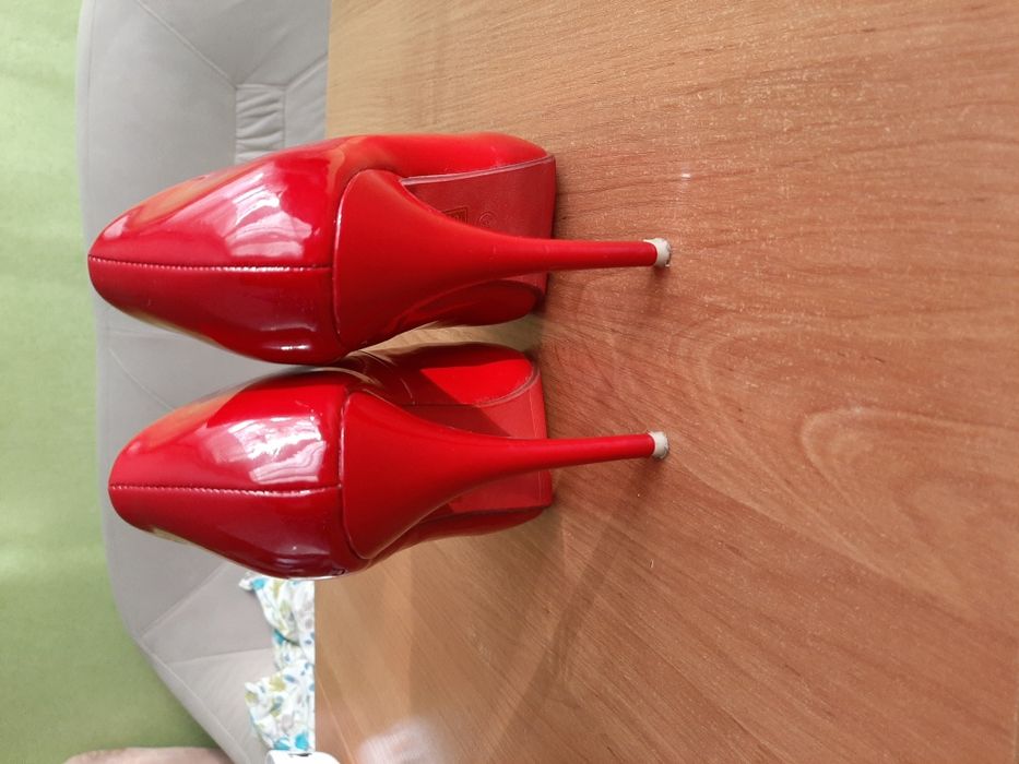 Szpilki czerwone rozmiar 35
