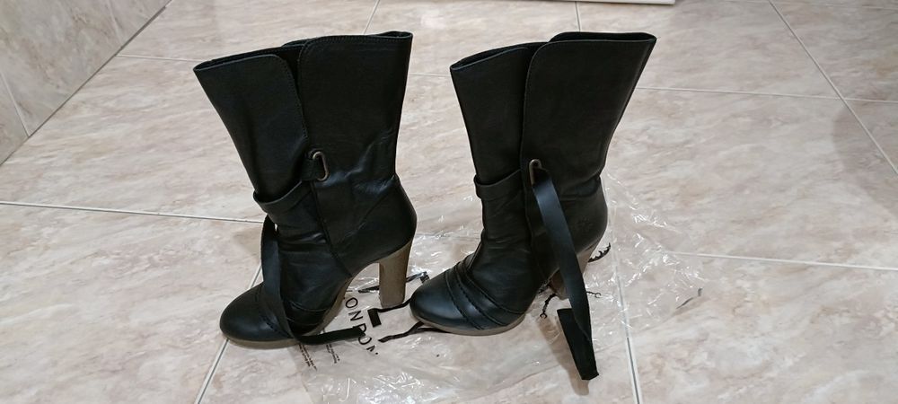 Botas fly pretas tamanho 35