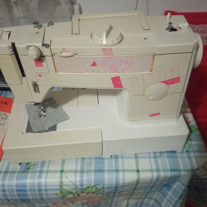 Швейна машинка Лучнік