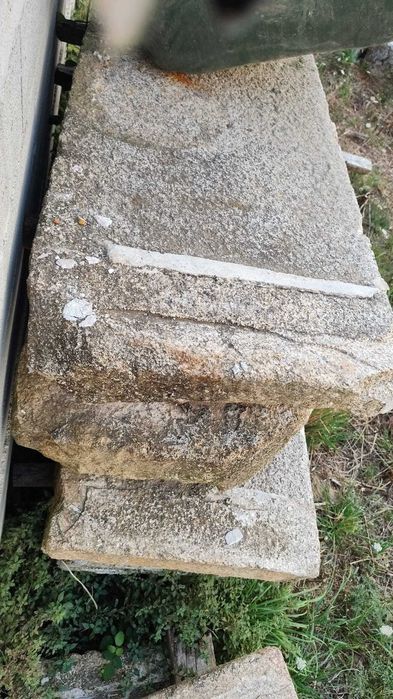 Lagar em pedra e  pedra variada